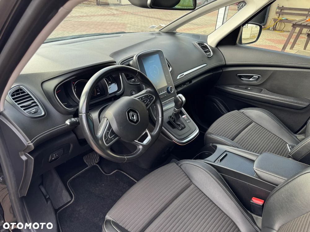 Renault Grand Scenic - 8