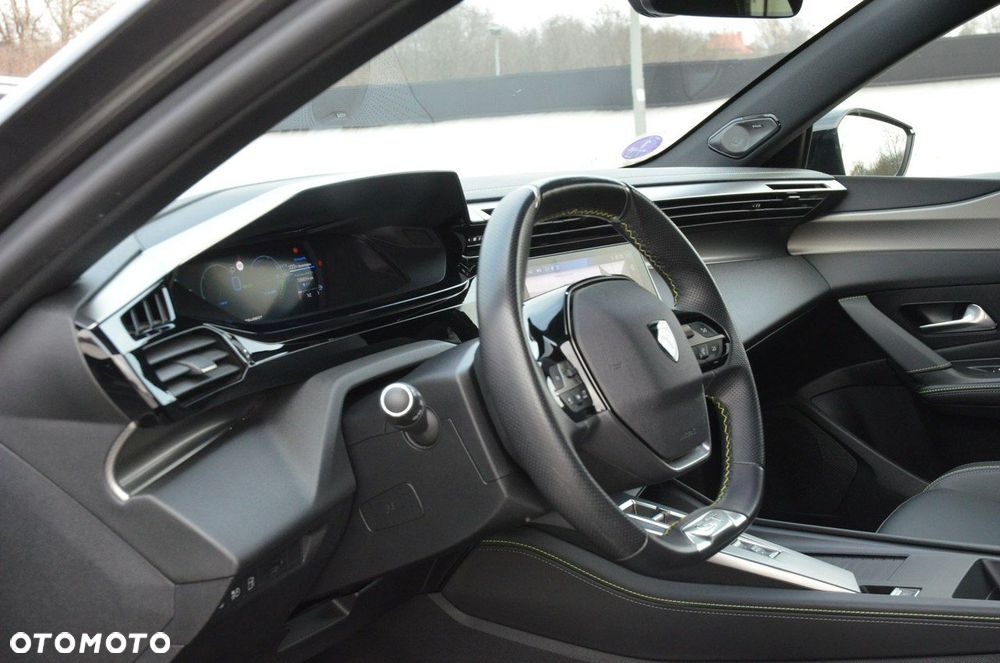 Peugeot 408 1.6 Plug-In Hybrid 225 GT EAT8 - 24