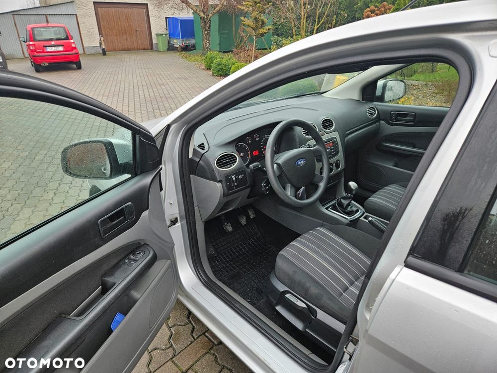 Ford Focus 1.6 16V Ghia - 4