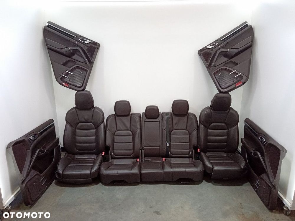 PORSCHE CAYENNE II 7P5 FOTELE KANAPA BOCZKI SKÓRA EU - 1