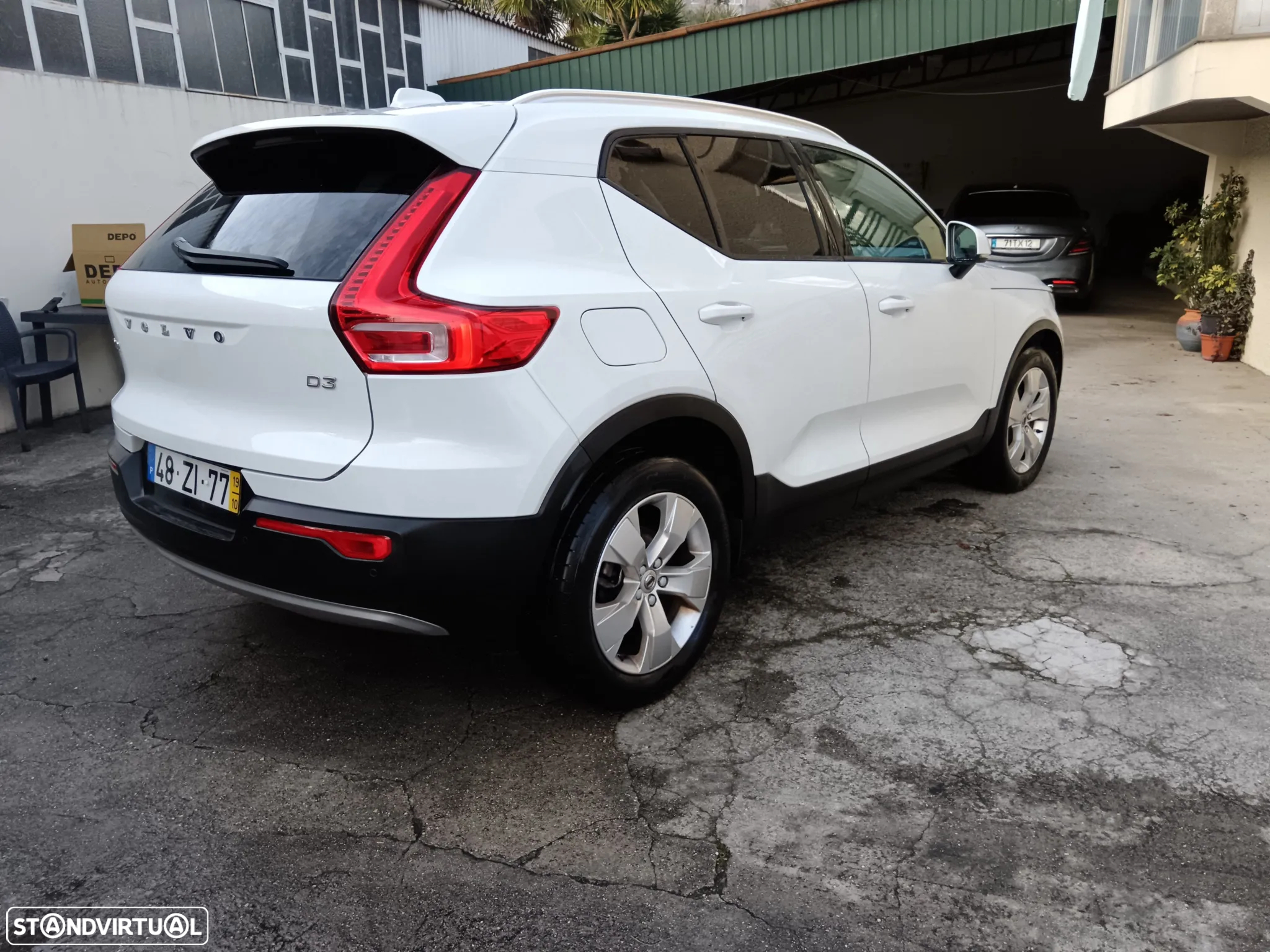 Volvo XC 40 2.0 D3 Momentum Geartronic - 3