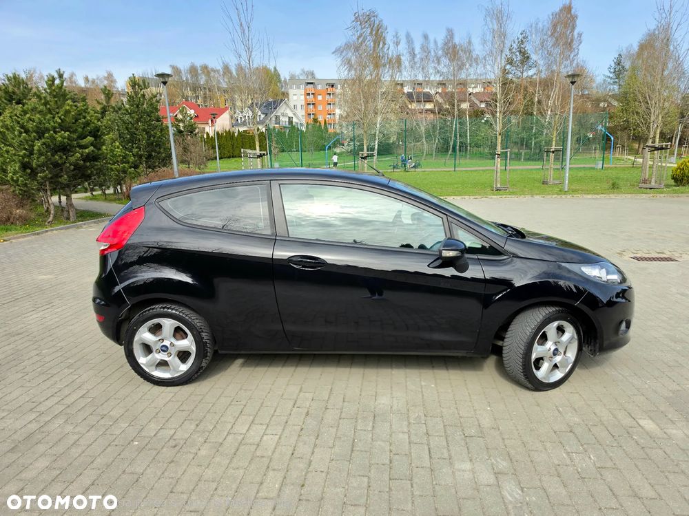 Ford Fiesta 1.25 Ambiente - 11