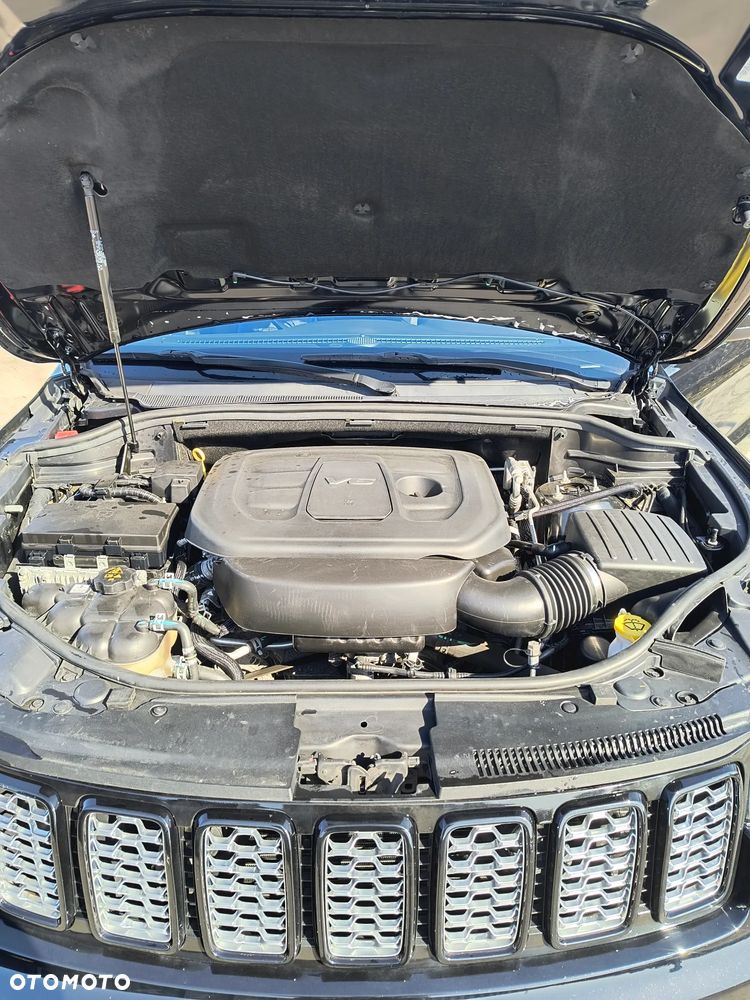 Jeep Grand Cherokee - 12