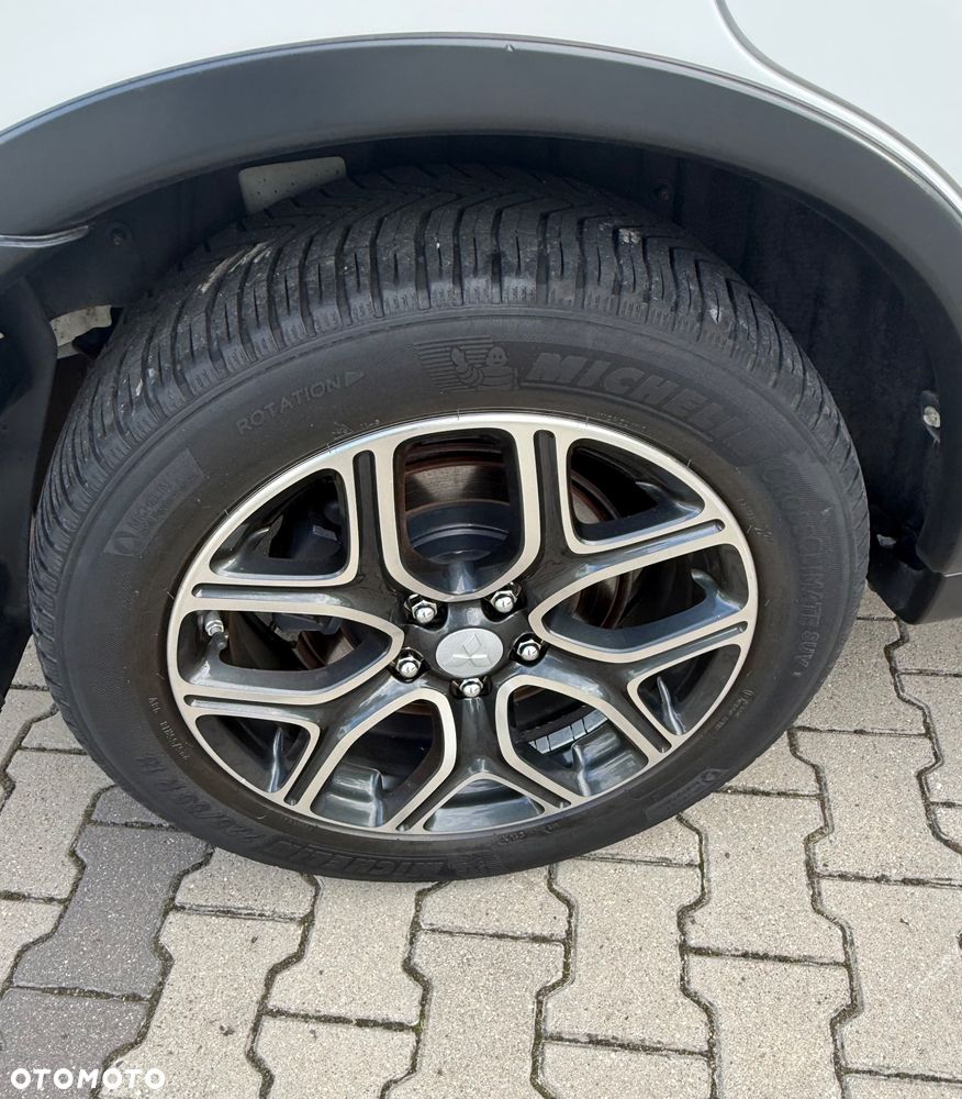 Mitsubishi Outlander 2.0 4WD Top - 31
