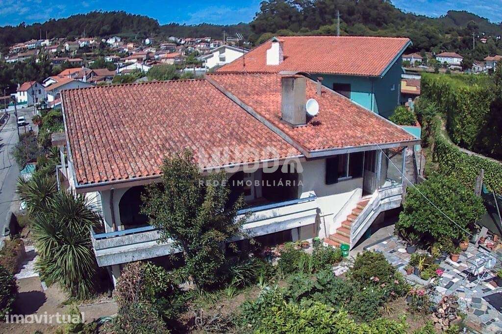 Moradia BI-FAMILIAR com amplas varandas - Grande imagem: 2/47