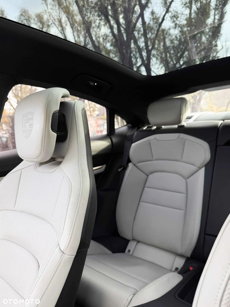 Porsche Taycan 4S Performance Plus - 9