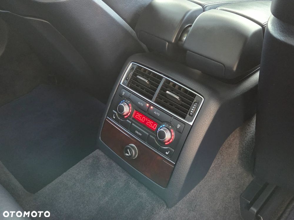 Audi A8 4.2 FSI Quattro - 24