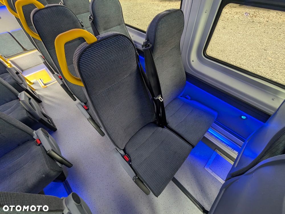 Mercedes-Benz Sprinter 519 - 17