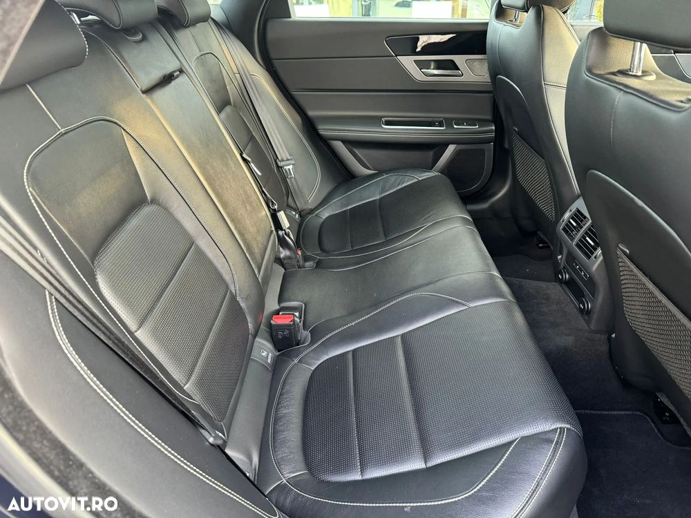 Jaguar XF 25d AWD R-Sport - 8