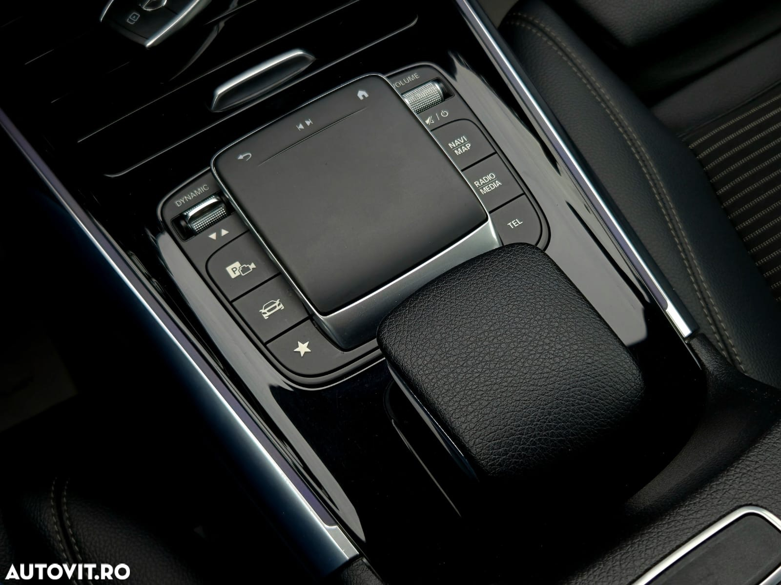 Mercedes-Benz GLA 200 d 8G-DCT Progressive Advanced - 32
