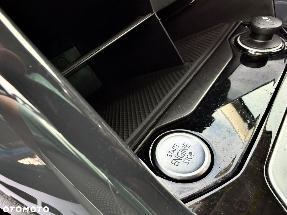 Volkswagen T-Roc 2.0 TDI SCR Style - 18