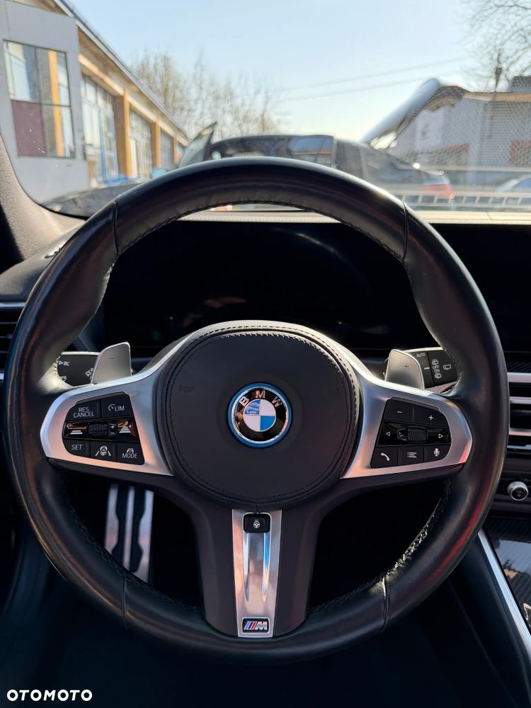 BMW Seria 3 330e xDrive M Sport - 22