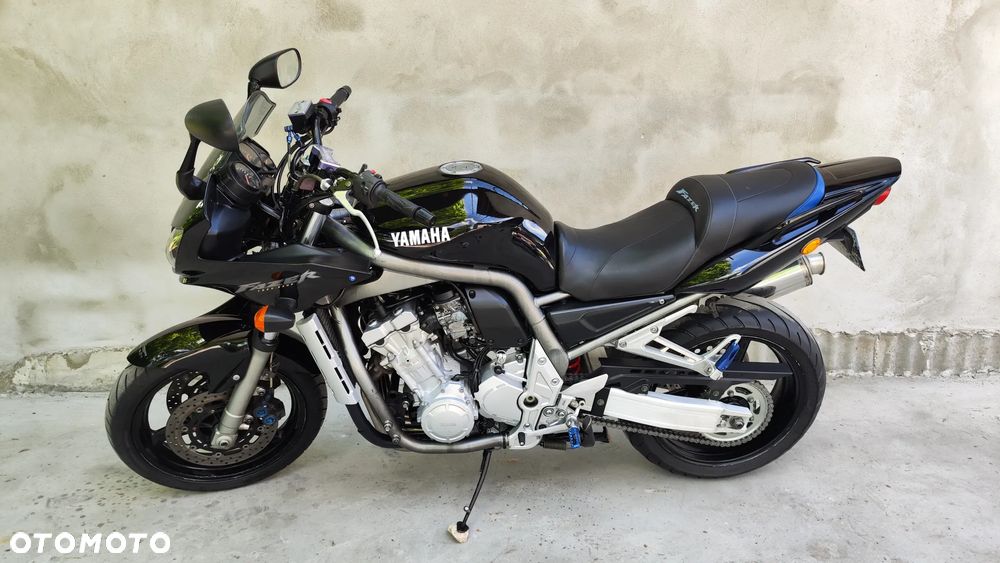 Yamaha FZS - 2