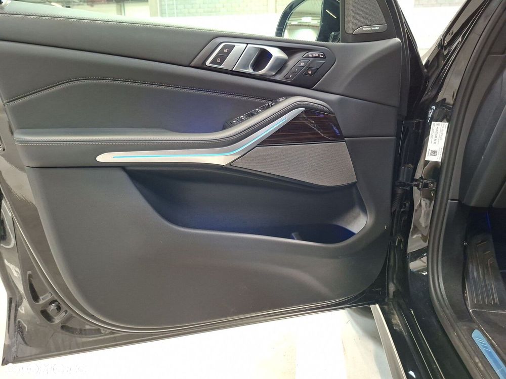 BMW X7 - 12