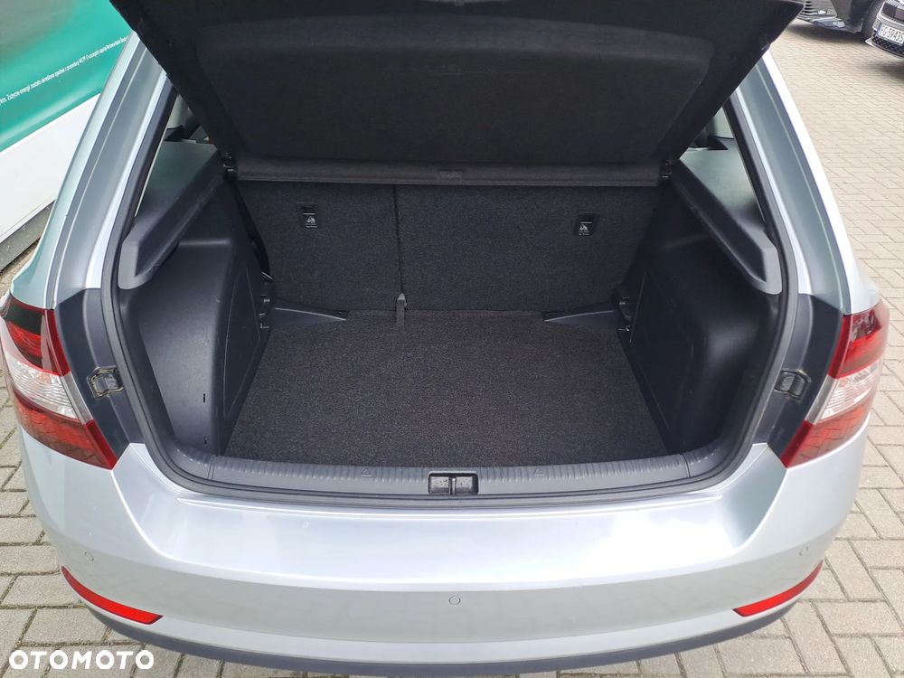 Skoda RAPID Spb 1.0 TSI Ambition - 13