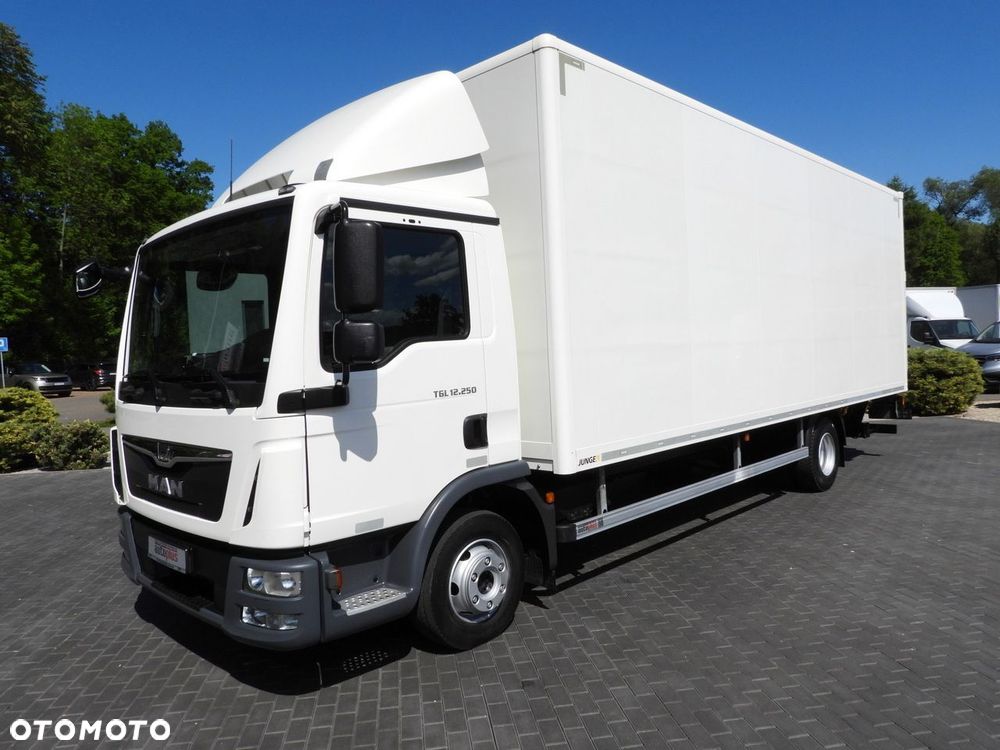 MAN TGL 12.250 KONTENER WINDA 16 PALET TEMPOMAT PNEUMATYKA AUTOMAT  BLIŹNIACZE KOŁA  250KM - 17
