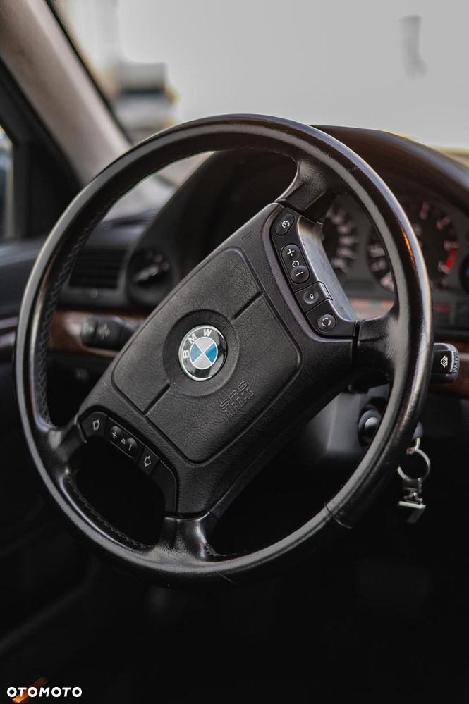 BMW Seria 7 740i V8 - 9