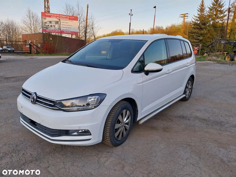 Volkswagen Touran - 1