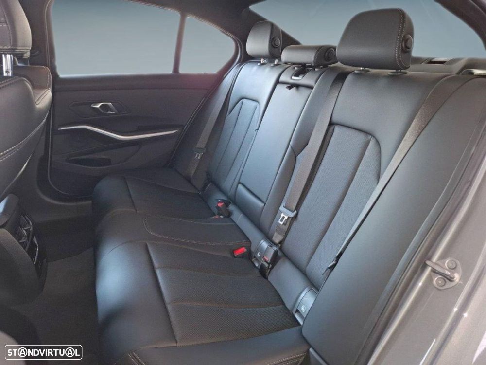 BMW 320 e Pack Desportivo M Auto - 14