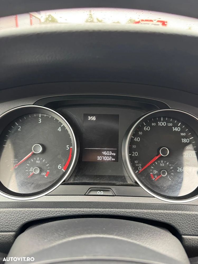 Volkswagen Golf 1.6 TDI BlueMotion Technology DSG Comfortline - 8
