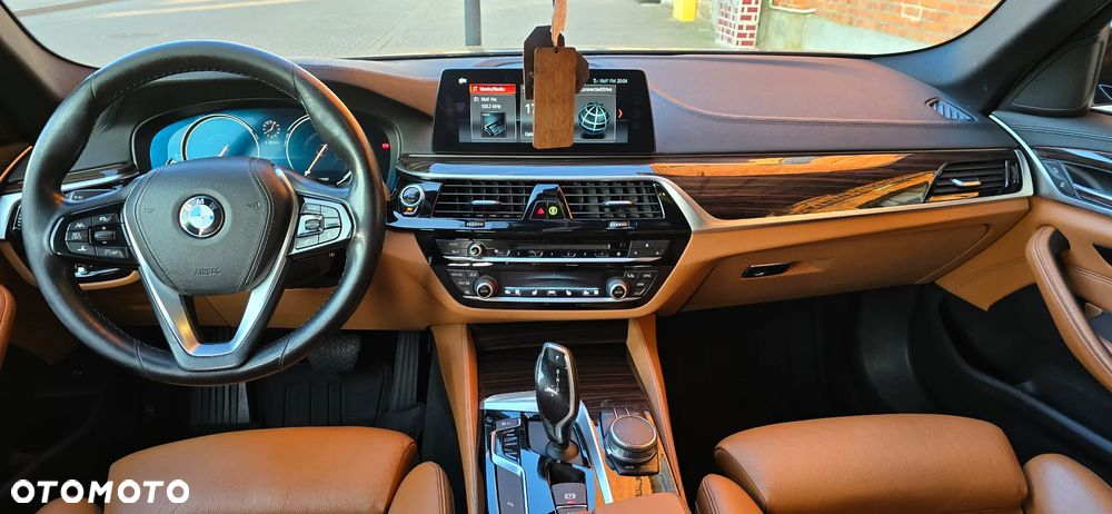 BMW Seria 5 520d xDrive - 5