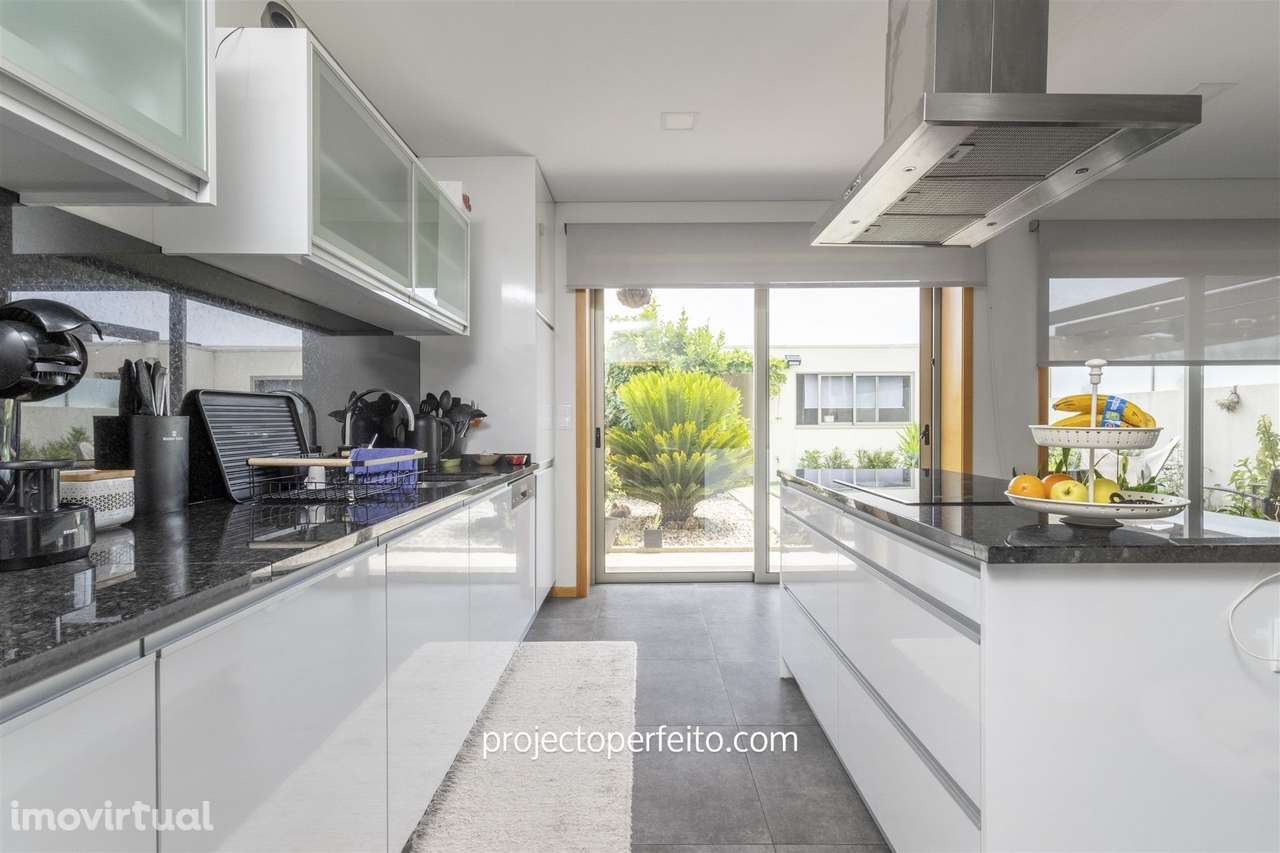 Moradia em Banda T3+2 Venda em Nogueira da Regedoura,Santa Maria da Fe - Grande imagem: 2/24