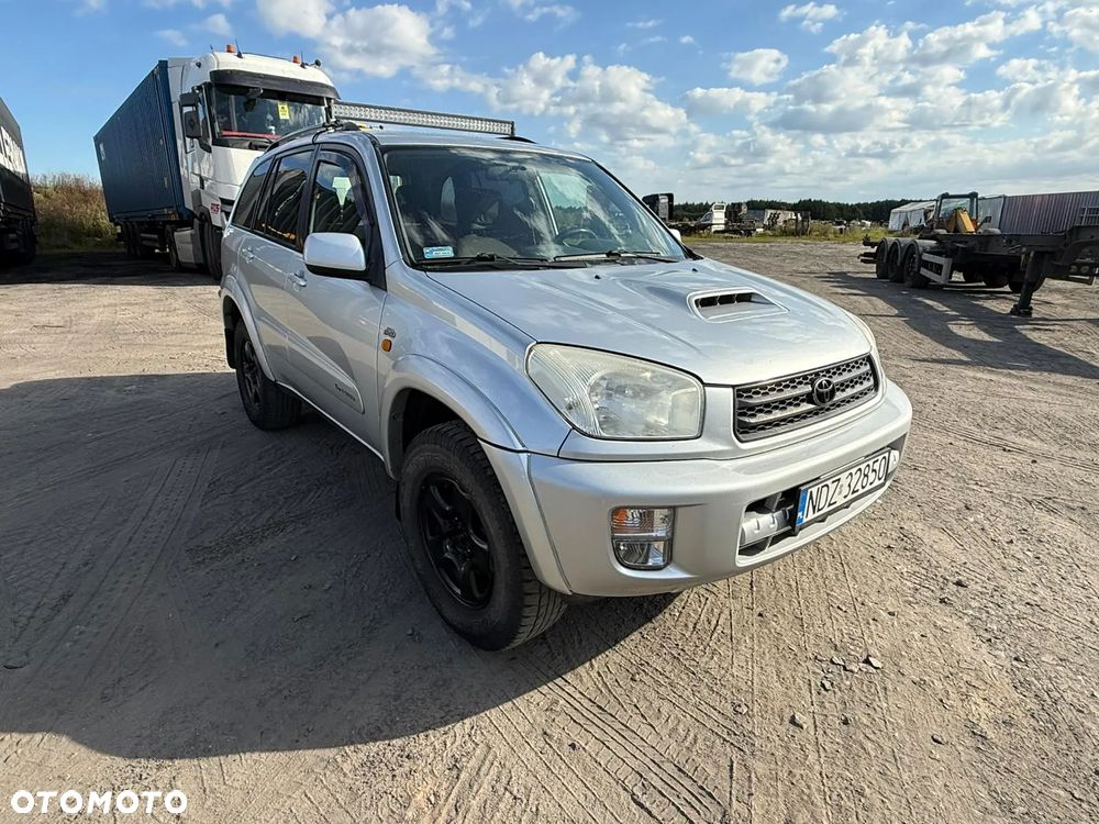 Toyota RAV4 D-4D 4x4 - 7