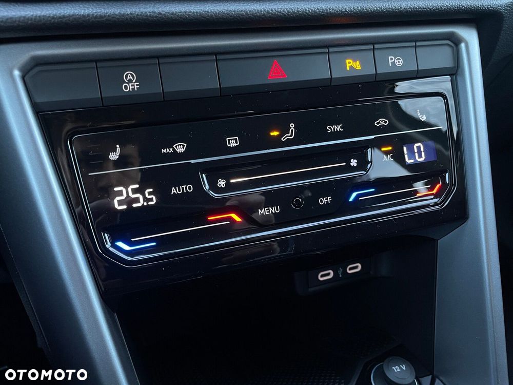 Volkswagen T-Roc 1.5 TSI Life Plus - 22