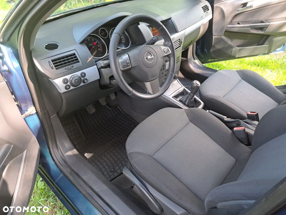 Opel Astra 1.6 Essentia - 8