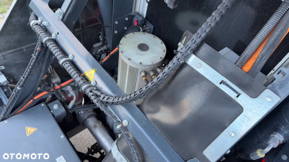 Inny Zamiatarka Boschung Urban Elektryk - 14