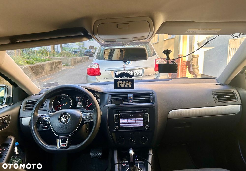 Volkswagen Jetta - 9