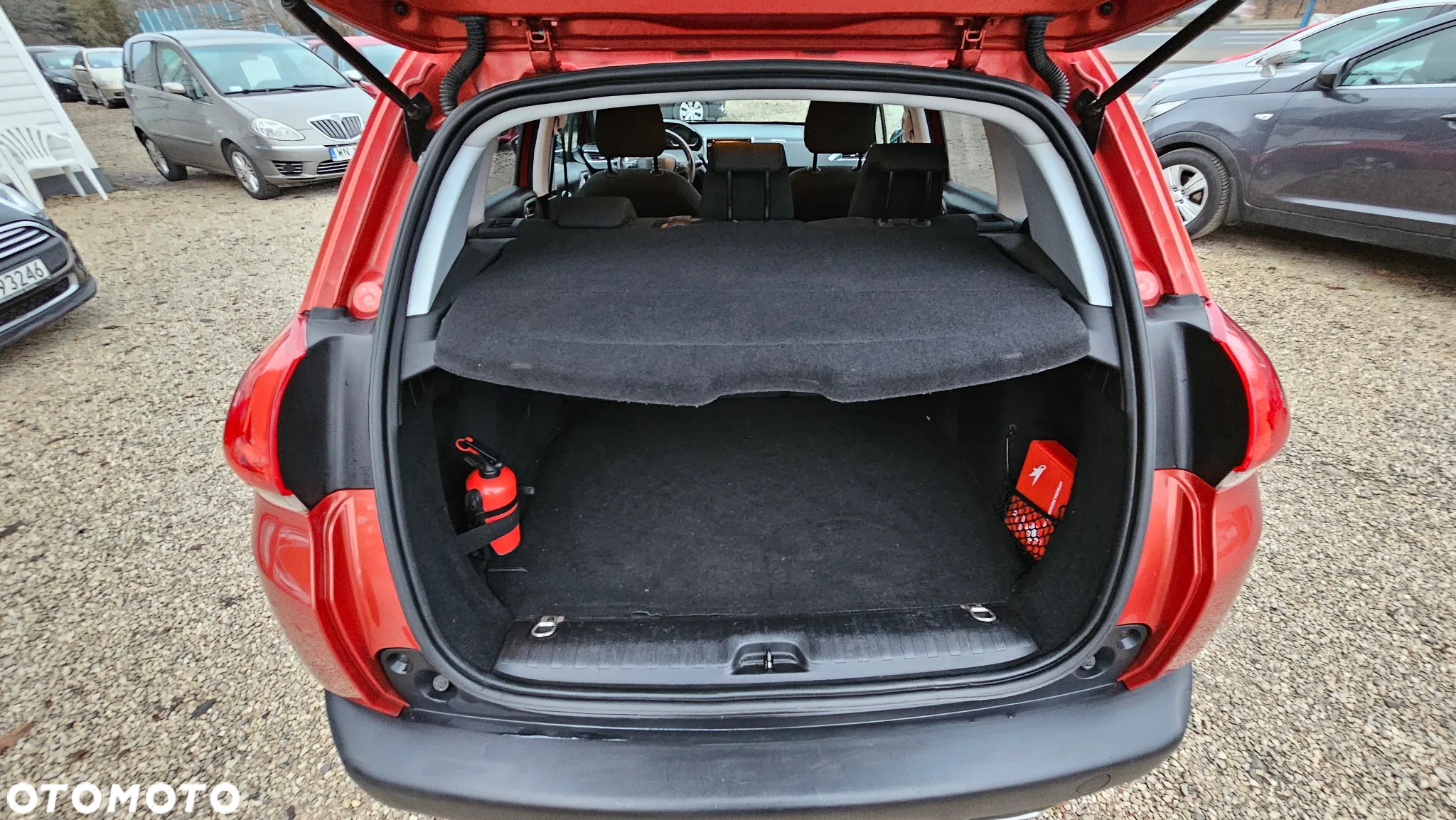 Peugeot 2008 1.2 Pure Tech Allure S&S - 24