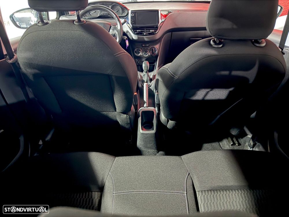 Peugeot 208 1.2 PureTech Style - 36