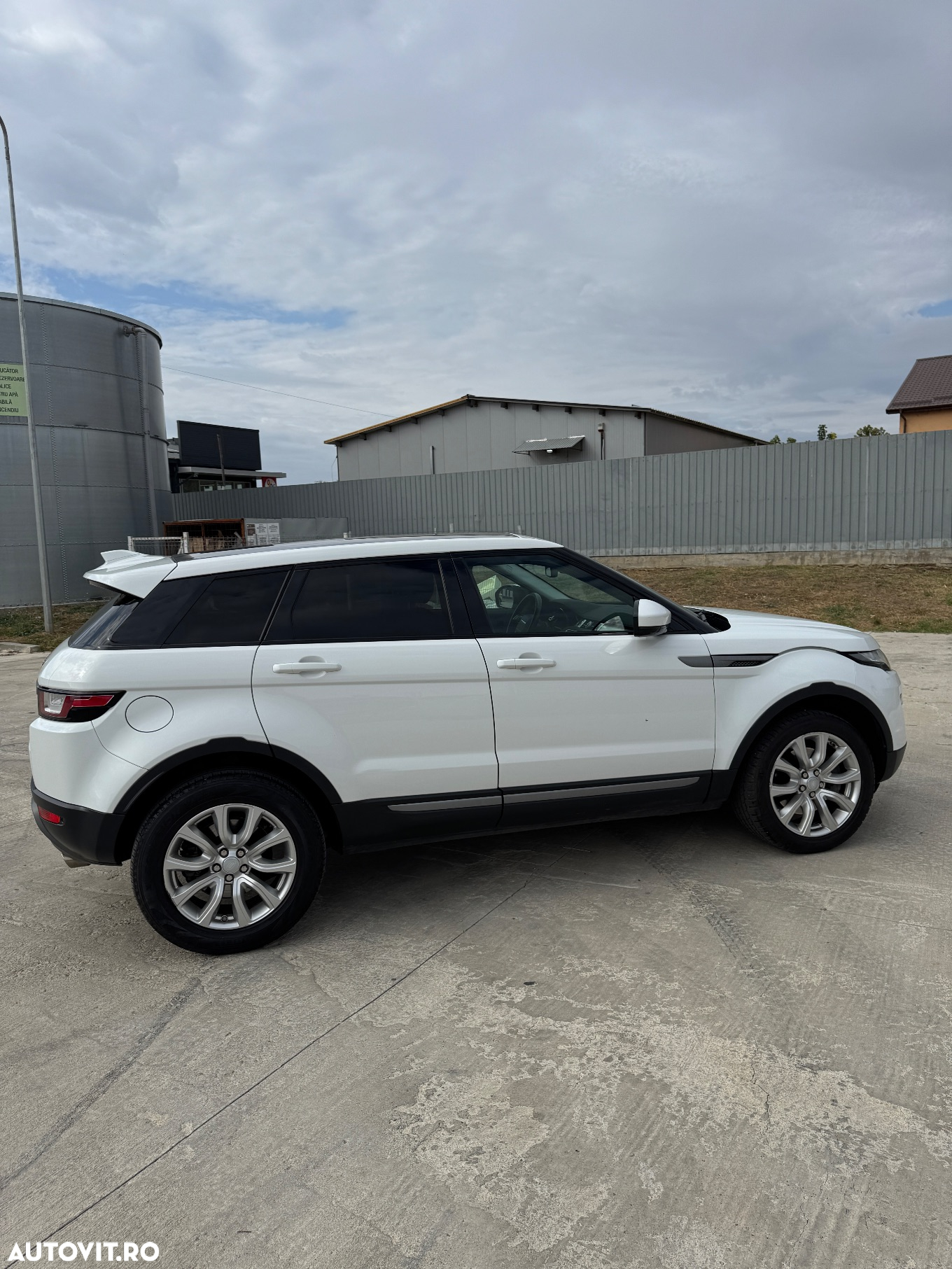 Land Rover Range Rover Evoque - 13