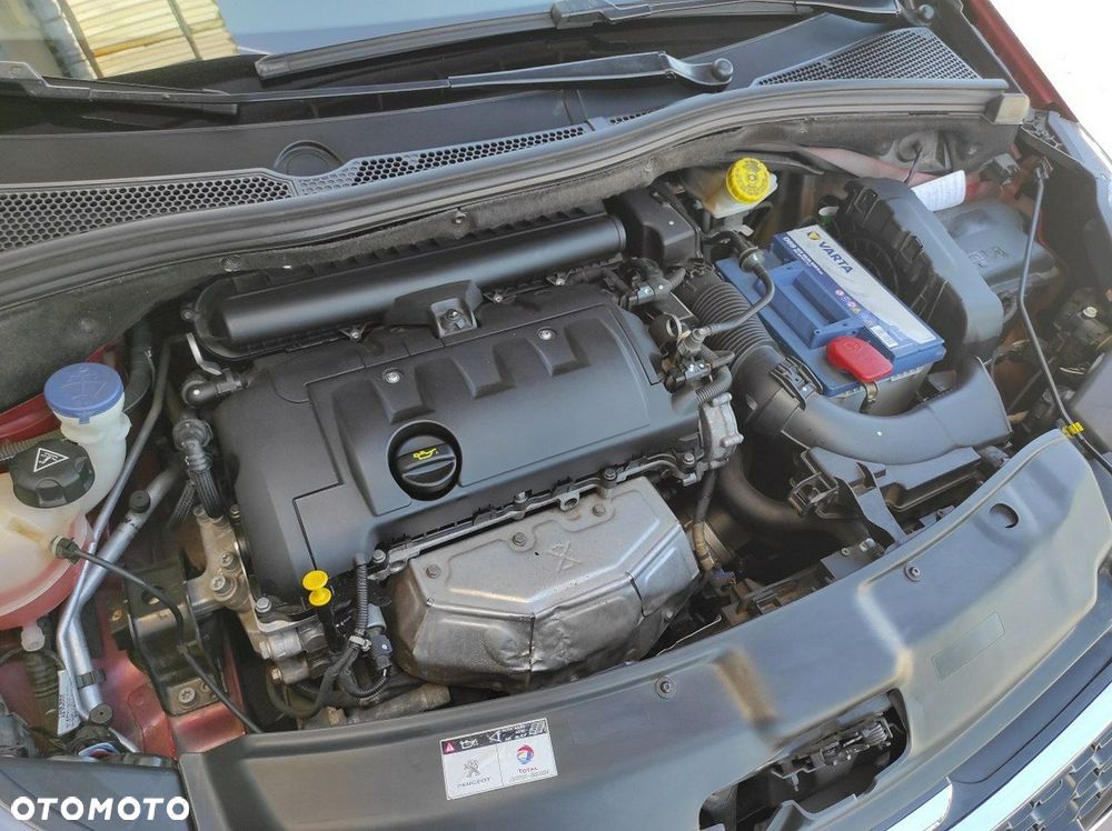 Peugeot 208 - 18