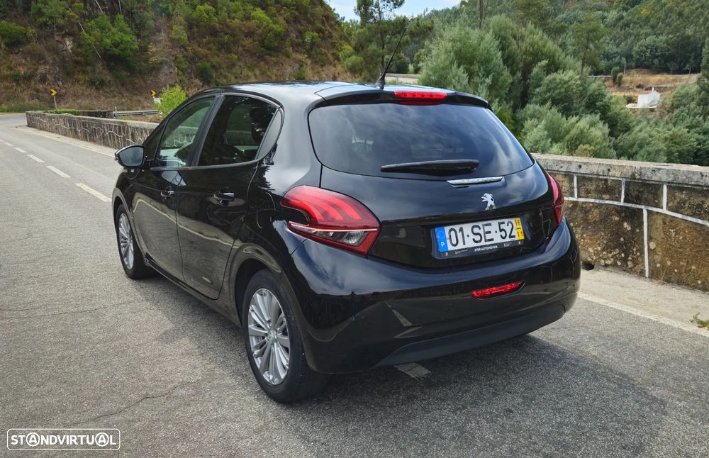 Peugeot 208 1.6 BlueHDi Style - 4