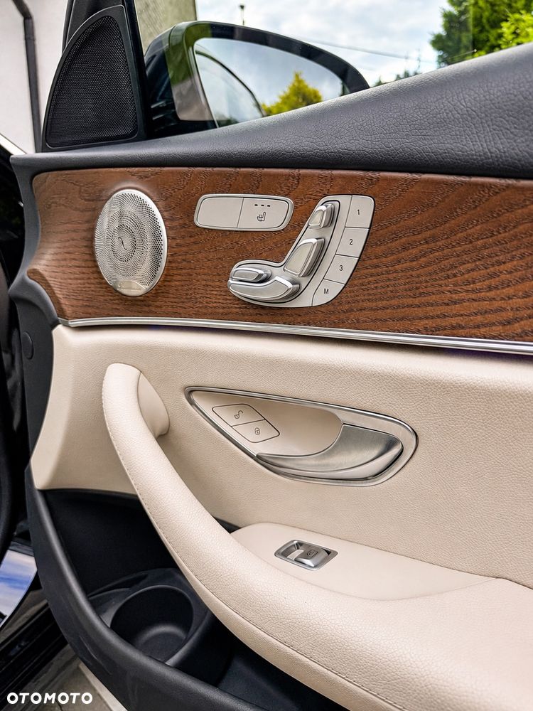 Mercedes-Benz Klasa E 350 9G-TRONIC AMG Line - 24