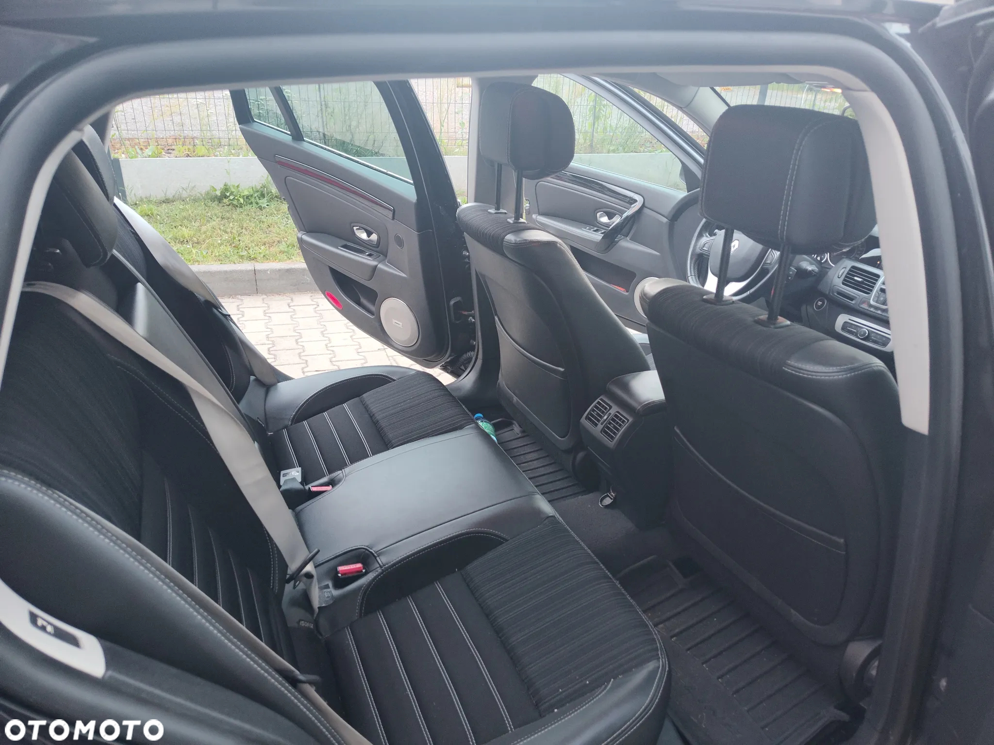 Renault Laguna 2.0 dCi Bose Edition - 8