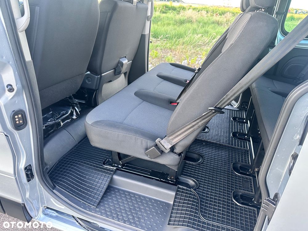 Renault Trafic - 13