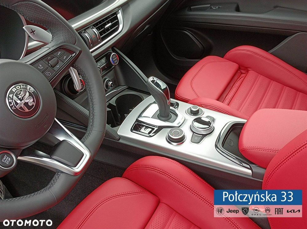 Alfa Romeo Stelvio - 16