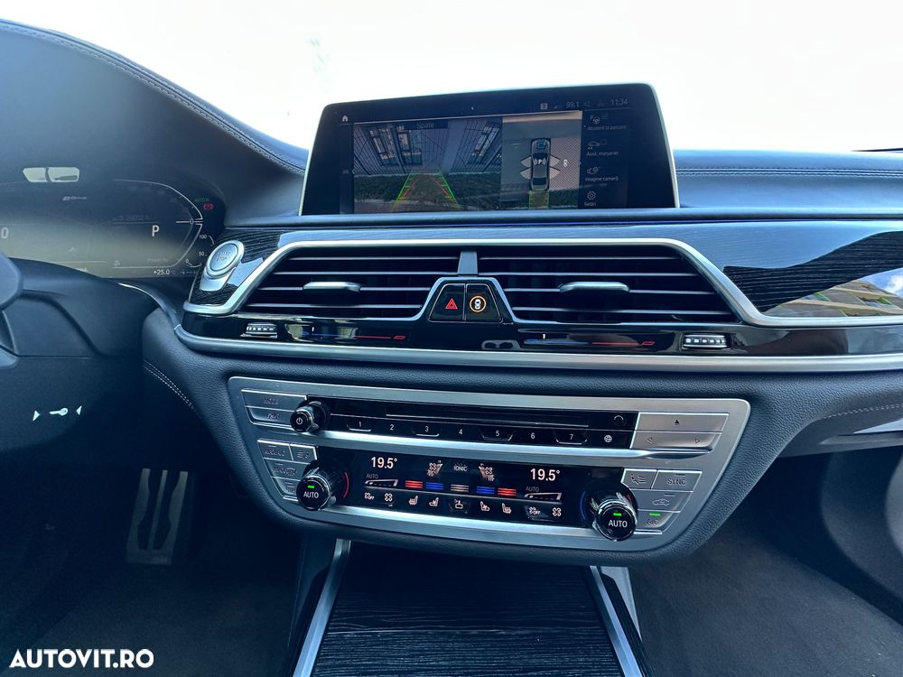 BMW Seria 7 745e - 37