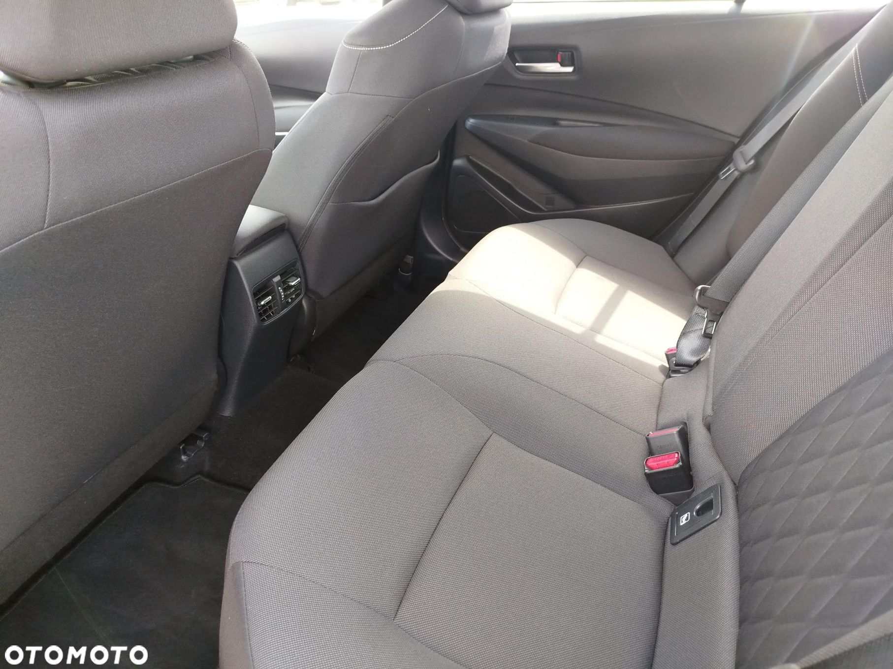 Toyota Corolla - 12
