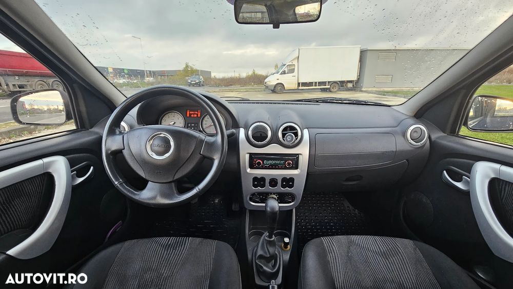 Dacia Logan Express 1.6 MPI - 17