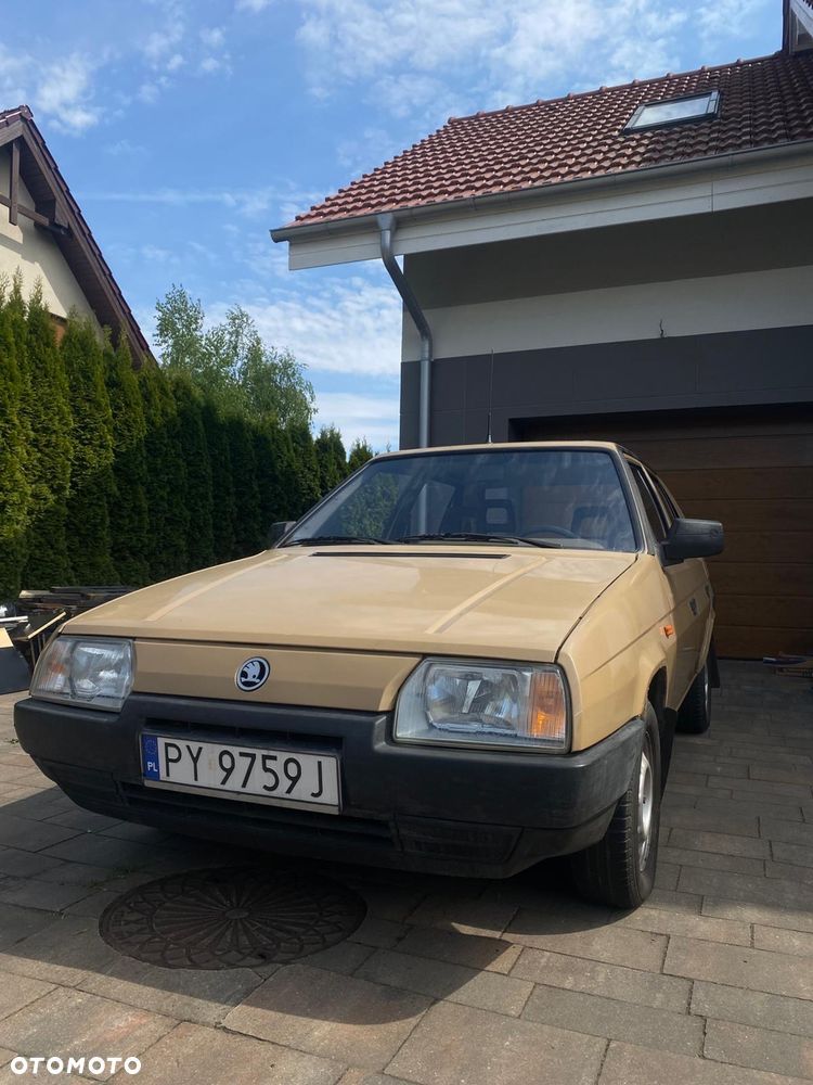 Skoda Favorit L - 1