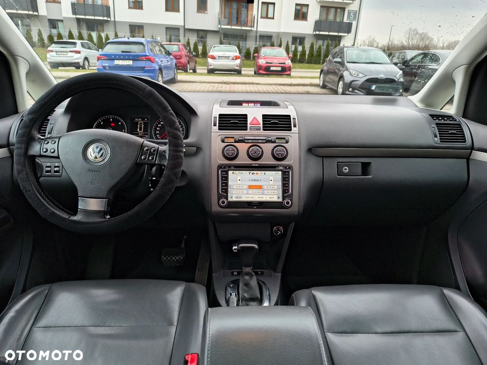 Volkswagen Touran 1.9 TDI DPF DSG Freestyle - 3