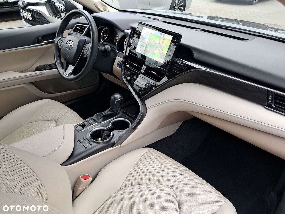 Toyota Camry 2.5 Hybrid Executive CVT - 10