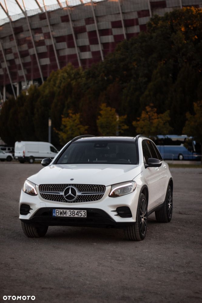 Mercedes-Benz GLC 300 4Matic 9G-TRONIC AMG Line - 10