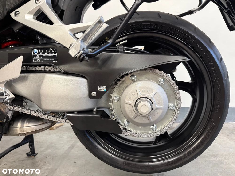 Honda VFR - 8