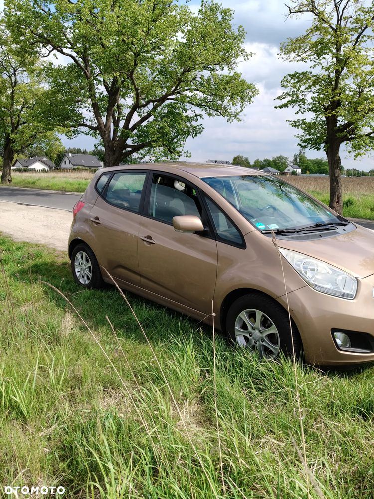 Kia Venga - 5