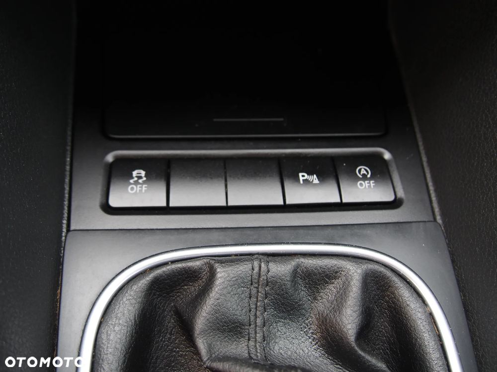 Volkswagen Golf 1.6 TDI DPF Trendline - 18
